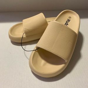 Mudd Comfort Slide Sandal (W9)